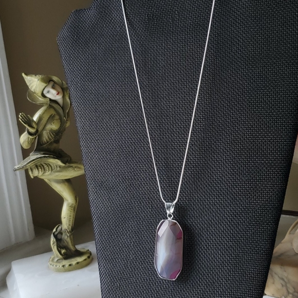Beautiful pink agate stone necklace - Picture 2 of 4